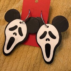 Black and White Scream Mouse Earrings